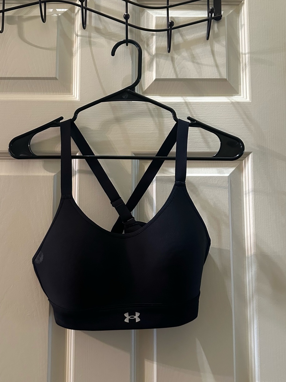 Under Armour Black Cross-Back Medium Support Sports Bra